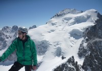 J2 : Roche Faurio. Au fond Le Dome des Ecrins