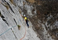 Grande voie autour du lac, on note que j